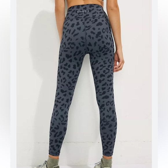 Allfenix Anthropologie Grey / Black Leo Leopard Leggings Women’s size Medium​​ - Picture 14 of 15